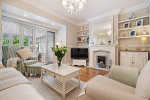 Lounge- click for photo gallery